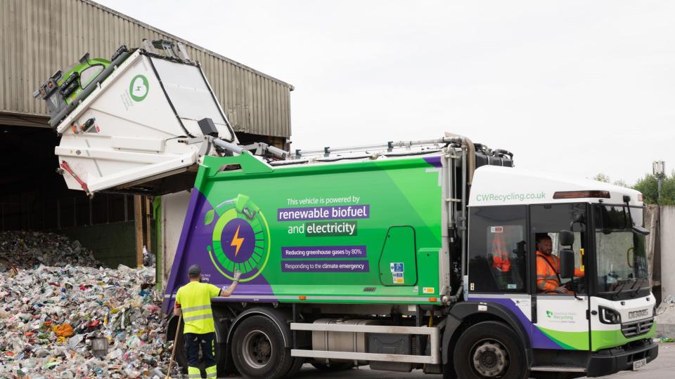 Tipping from Twinpack at Leslie Road